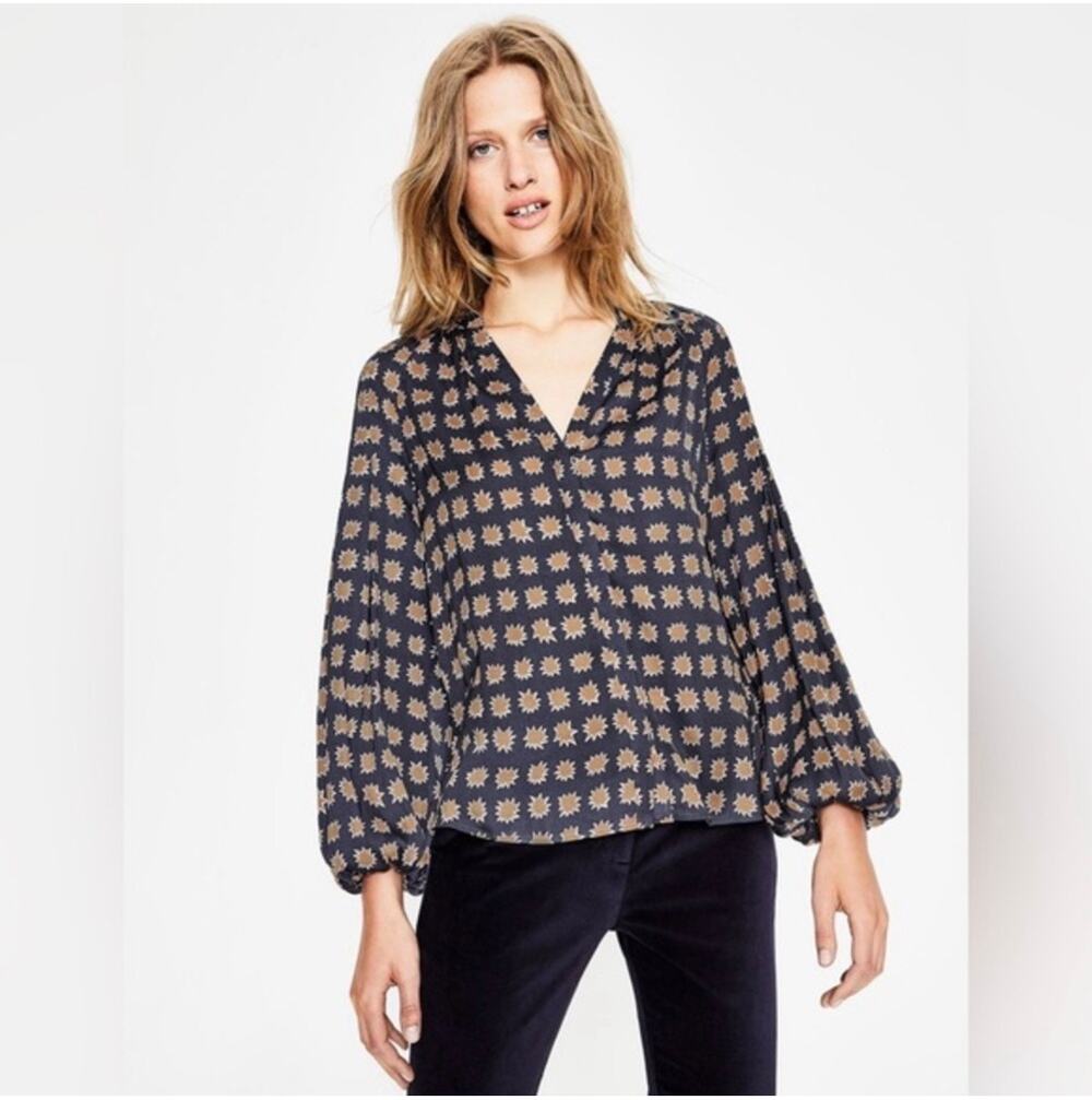 Boden Top Womens 12 Navy Tan Harriet Star Print Bishop Sleeves Blouse V Neck